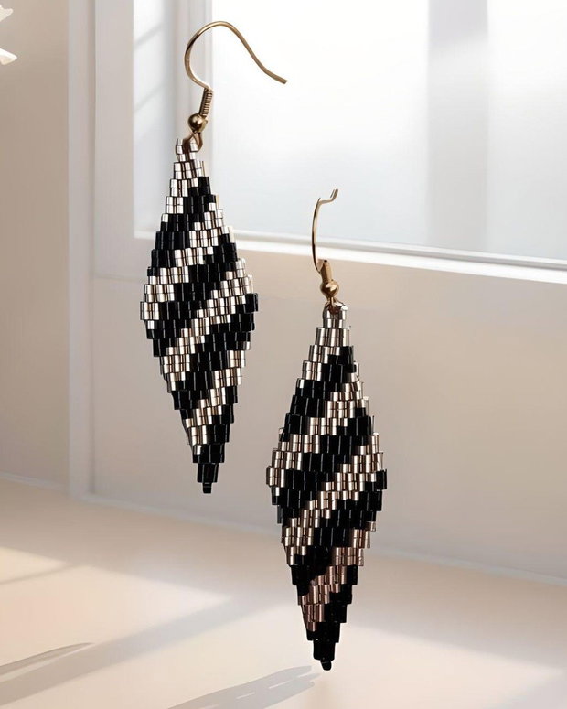 Cercei handmade Zebra Aurie din mărgele Miyuki Delica