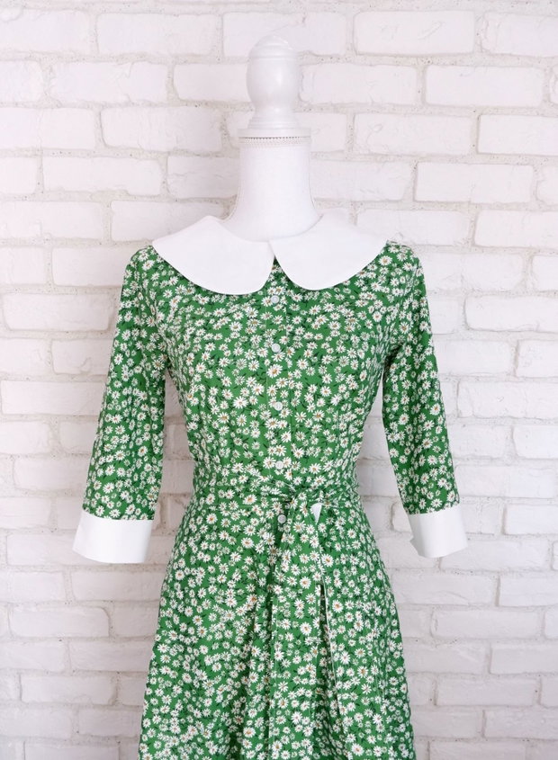 Rochie Camasa Verde cu Margarete si Guler Mare Rotund