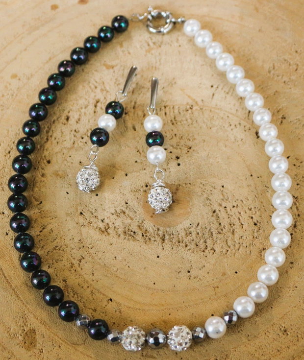 Set handmade colier si cercei din perle tip mallorca