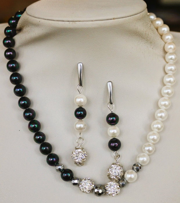 Set handmade colier si cercei din perle tip mallorca