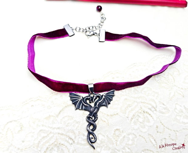 Choker cu dragoni si catifea violet