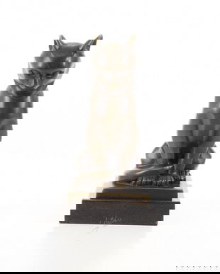 Pisica - statueta din bronz pe un soclu din marmura