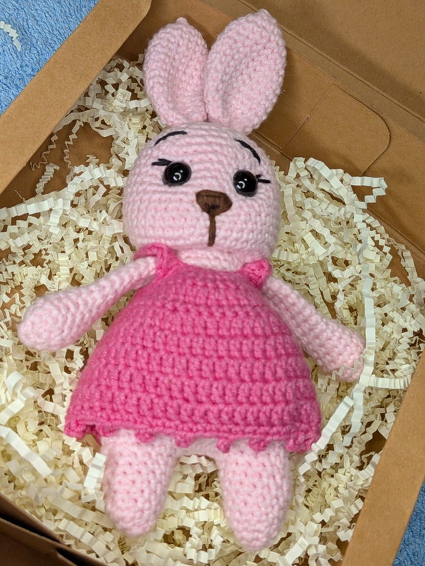 Iepuraș croșetat handmade roz delicat, 17 cm