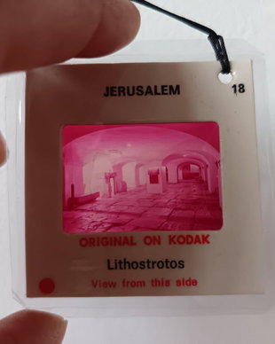 Breloc diapozitiv - fereastră spre trecut - Lithostrotos Jerusalem