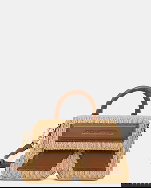 Karl Lagerfeld poștaș de damă IKON/K