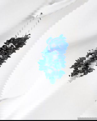 Cercei handmade cu flori albastre si margele de sticla bleu (cod1381)