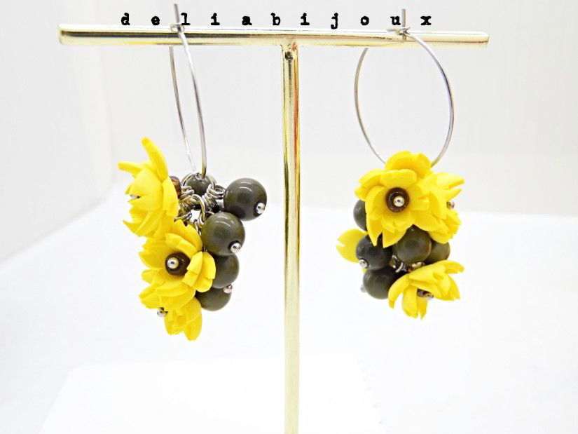 Cercei handmade cu flori galbene si margele de sticla ochi de pisica (cod1405)