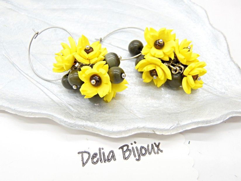 Cercei handmade cu flori galbene si margele de sticla ochi de pisica (cod1405)