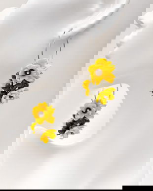 Cercei handmade cu flori galbene si margele de sticla ochi de pisica (cod1405)