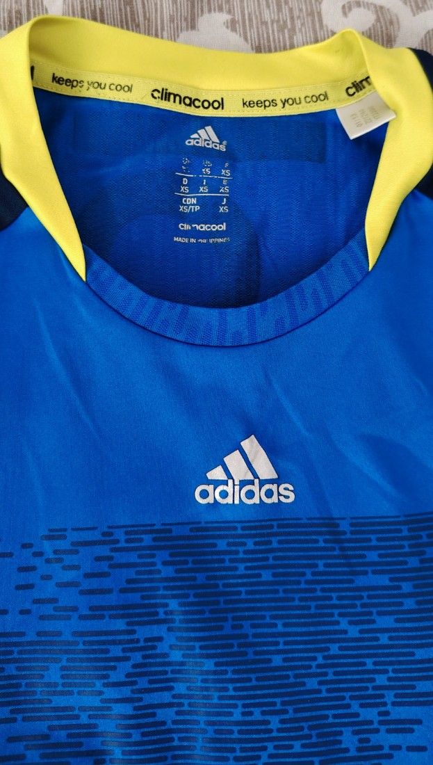 Tricou Adidas marimea xs