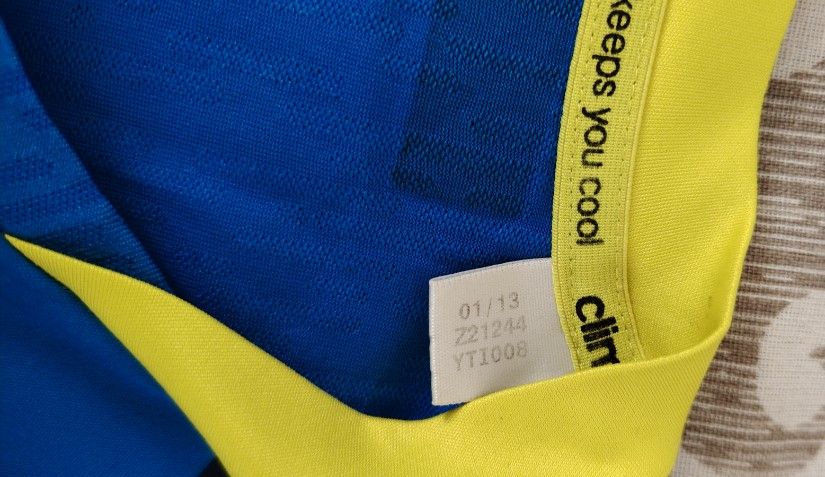 Tricou Adidas marimea xs