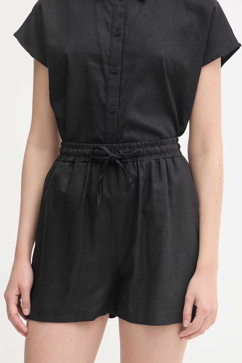 Gaudi pantaloni scurți pentru femei