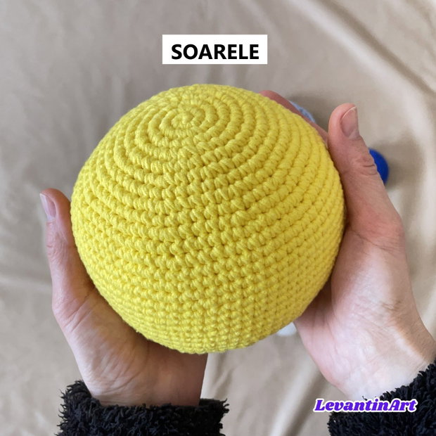 Sistem Solar Croșetat 3D cu Navă Spațială și Astronaut Decor Handmade de Dimensiuni Mari. LA COMANDA