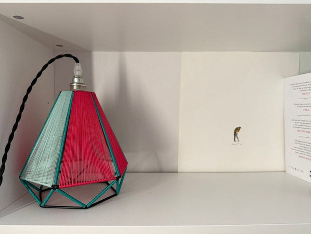 Lampă de masă geometrică realizată manual abajur din cablu colorat, iluminare ambientală pentru noptieră, lampă textilă