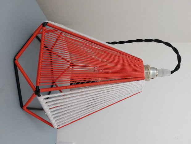 Lampă de masă geometrică realizată manual abajur din cablu colorat, iluminare ambientală pentru noptieră, lampă textilă