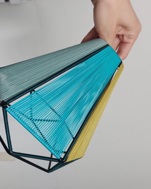 Lampă de masă geometrică realizată manual  abajur din cablu colorat, iluminare ambientală pentru noptieră, lampă textilă