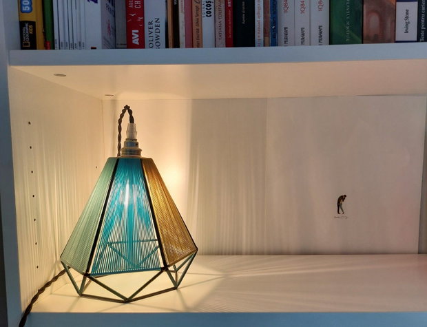 Lampă de masă geometrică realizată manual abajur din cablu colorat, iluminare ambientală pentru noptieră, lampă textilă