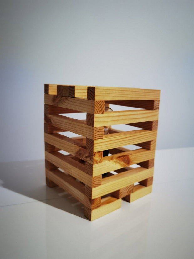 Lampă handmade din lemn tip cub veioză decorativă modernă cu design geometric