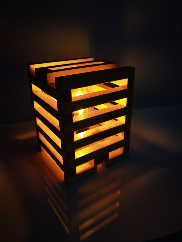 Lampă handmade din lemn tip cub veioză decorativă modernă cu design geometric