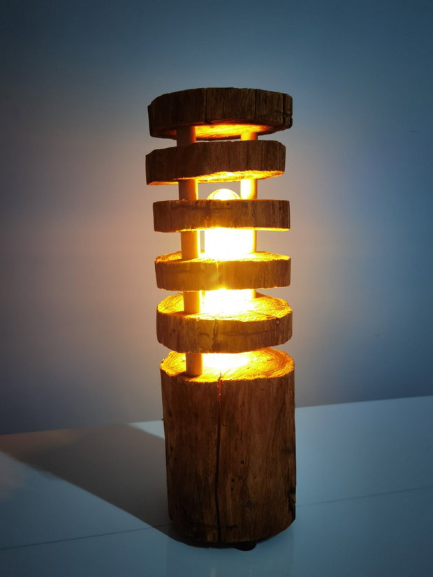Lampă decorativă handmade din lemn masiv design rustic modern, piesă unică