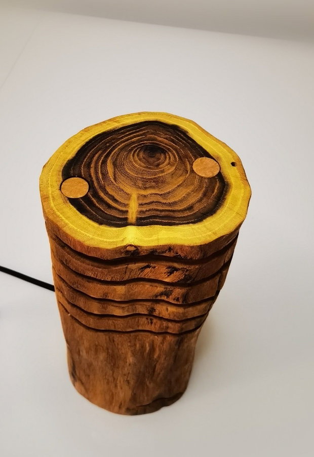 Lampă decorativă din lemn natural cu lumină ambientală design unicat