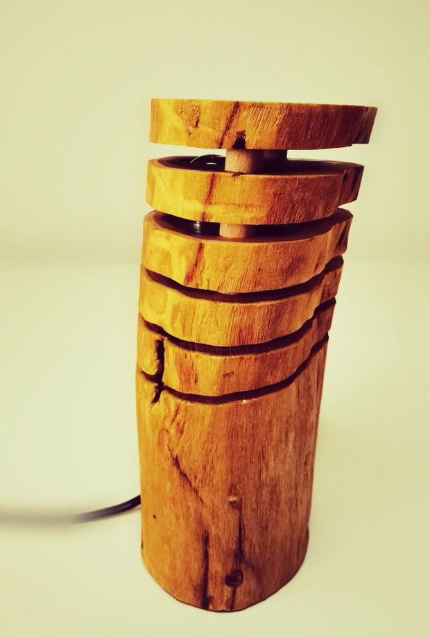 Lampă decorativă din lemn natural cu lumină ambientală design unicat