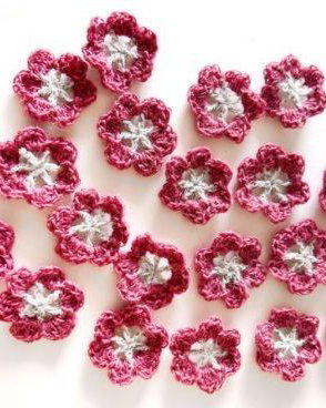Flori crosetate
