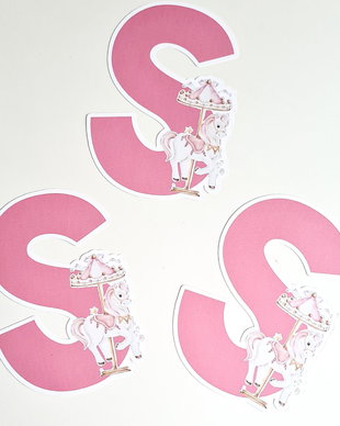 Litere decorative cu carusel