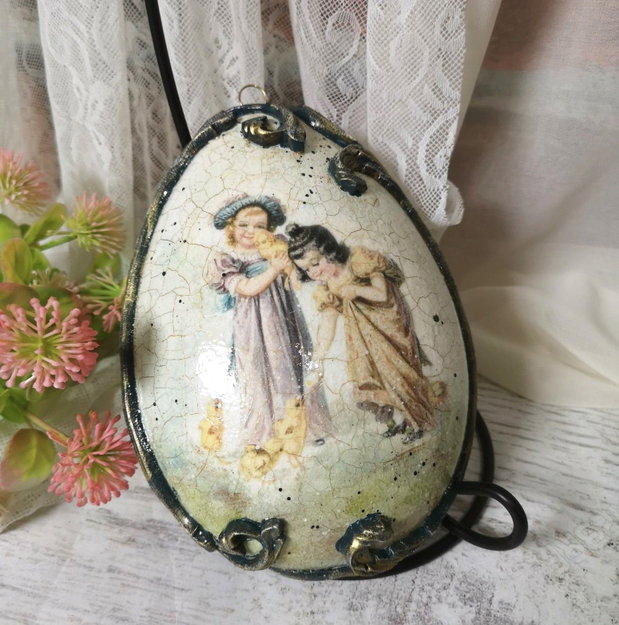 Amintiri de Paste - ou decorativ cu doua fete