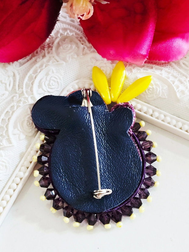 Brosa soutache cu panselute