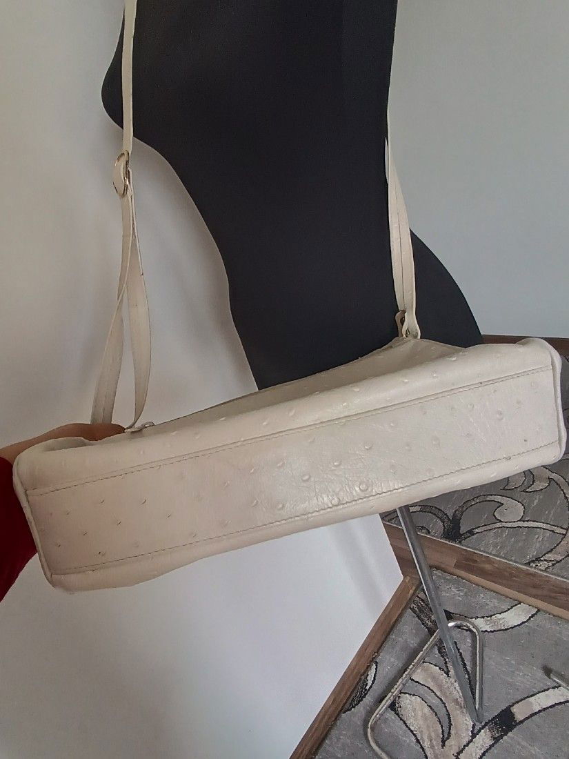 Geanta din piele de strut