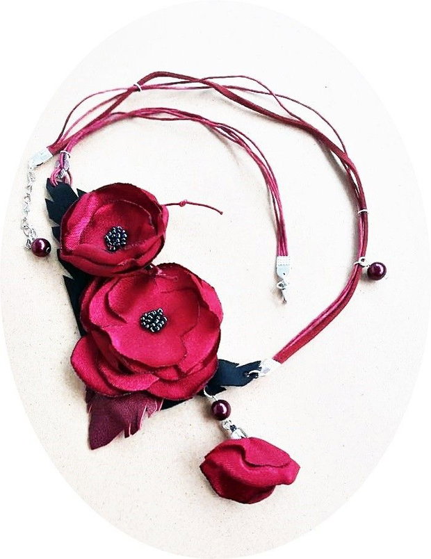 colier floral visiniu grena