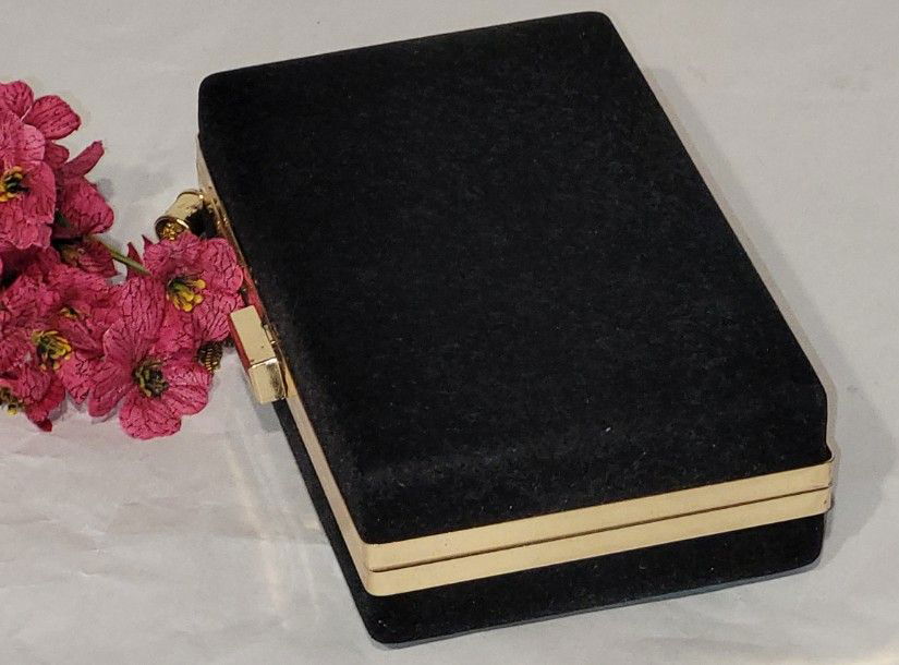 Cluch catifea cod 56