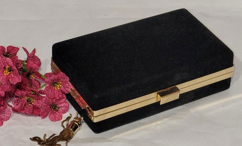 Cluch catifea cod 56