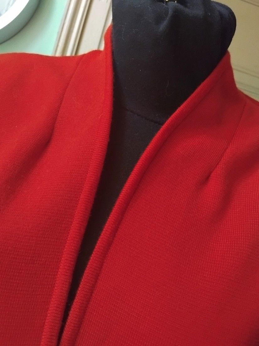 Jachdta/ cardigan lana ,rosu