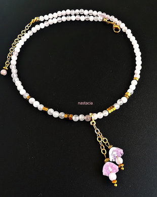 colier cu flori de lotus si cuart roz
