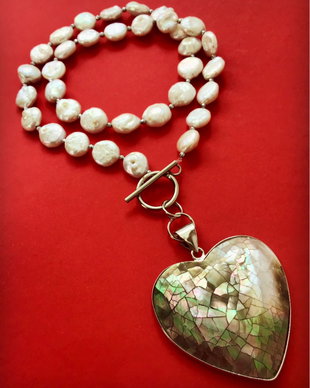 Colier perle baroc albe & pandantiv inima sidef paua Shell