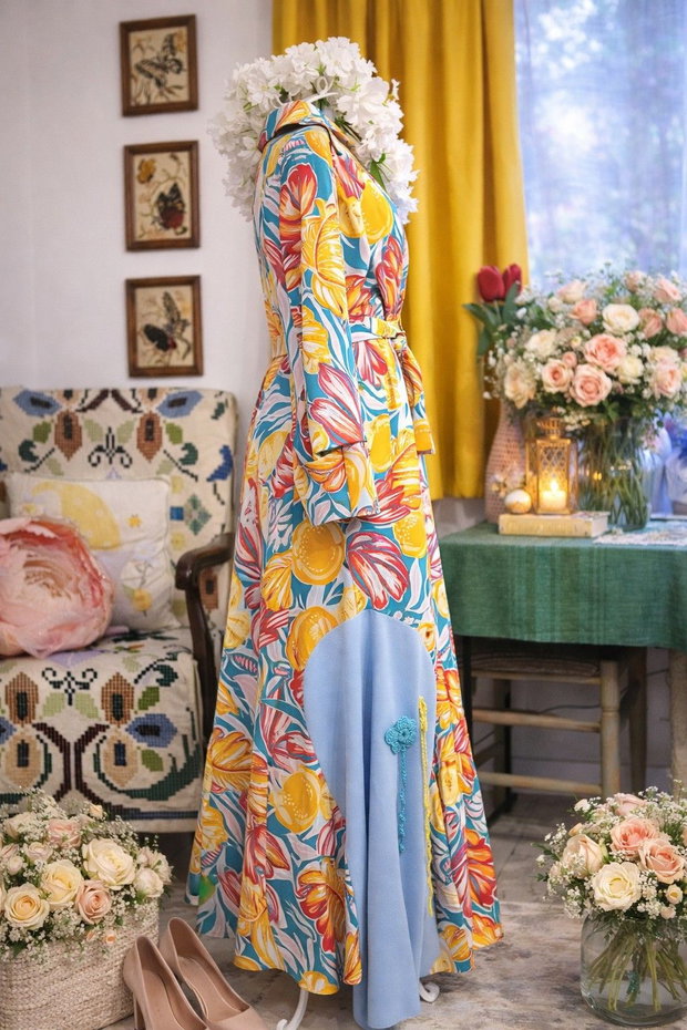 Rochie lejeră, feminină și plină de culoare