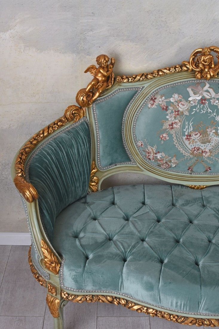 Sofa Rococo din lemn masiv cu tapiterie bleu cu Cupidoni