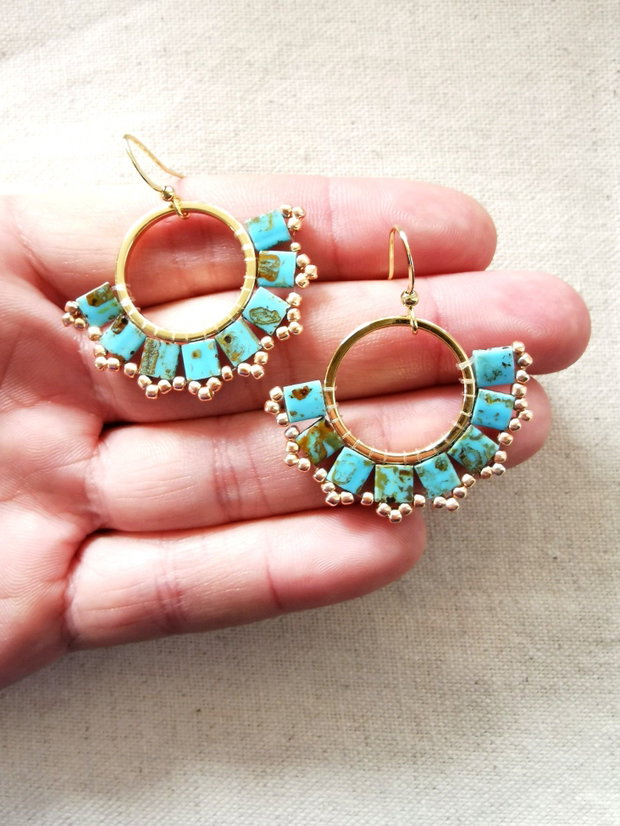 Cercei rotunzi cu margele Tila turcoaz, cercei handmade boho
