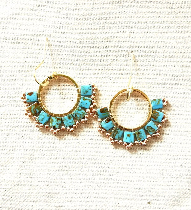Cercei rotunzi cu margele Tila turcoaz, cercei handmade boho