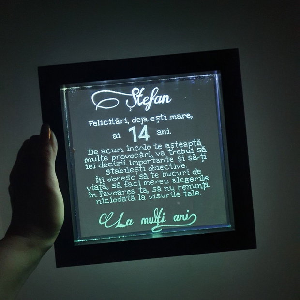 Lampă LED Personalizată - Gravură Manuală pe Sticlă - Cadou 14 ani Adolescent - La Comandă!