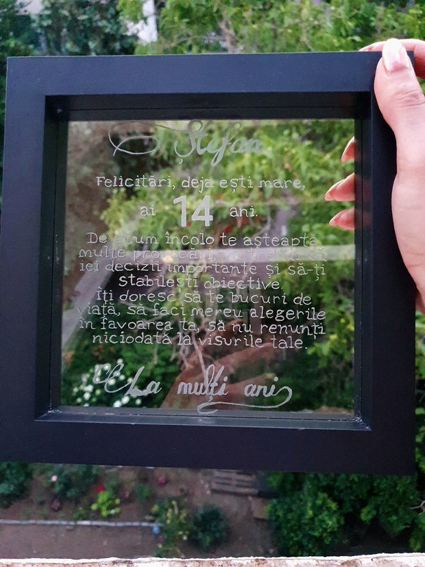 Lampă LED Personalizată - Gravură Manuală pe Sticlă - Cadou 14 ani Adolescent - La Comandă!