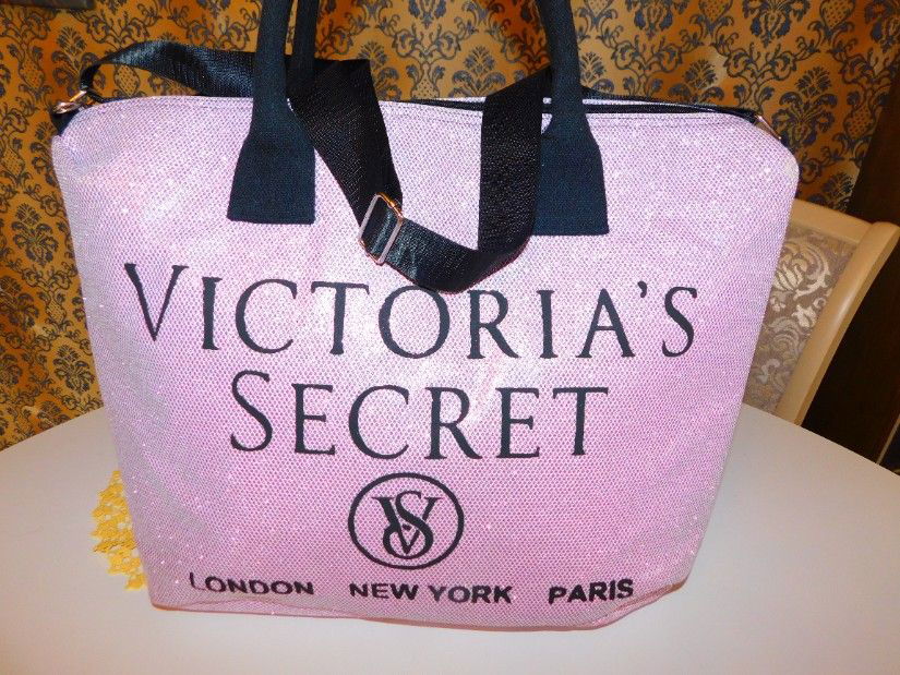 Geanta noua mare, usoara, pentru  calatorii  scurte,  cumparaturi  usoare