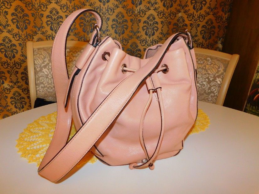 Brand NAVY BOAT,  geanta  roz pudra,   piele  naturala  deosebita,