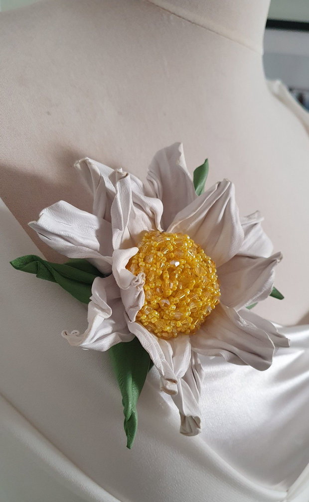 Floare din piele