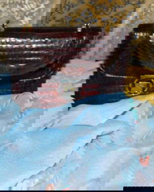 Poseta vintage  Spania , brand Perez, piele   sarpe,  esarfa noua  matase brodata , cadou