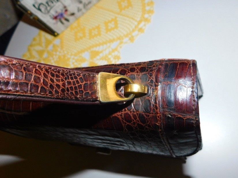 Poseta vintage  Spania , brand Perez, piele   sarpe,  esarfa noua  matase brodata , cadou