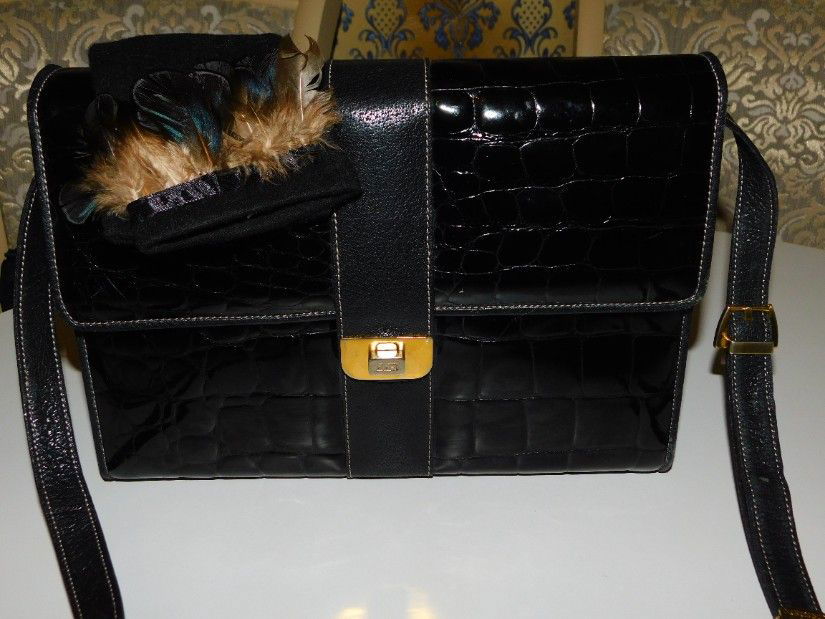 GIANFRANCO FERRE-poseta originala, deosebita, spectaculoasa,manusi noi lina cu pene naturale cadou