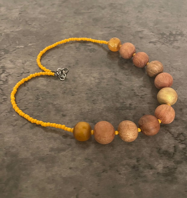 Colier handmade lemn